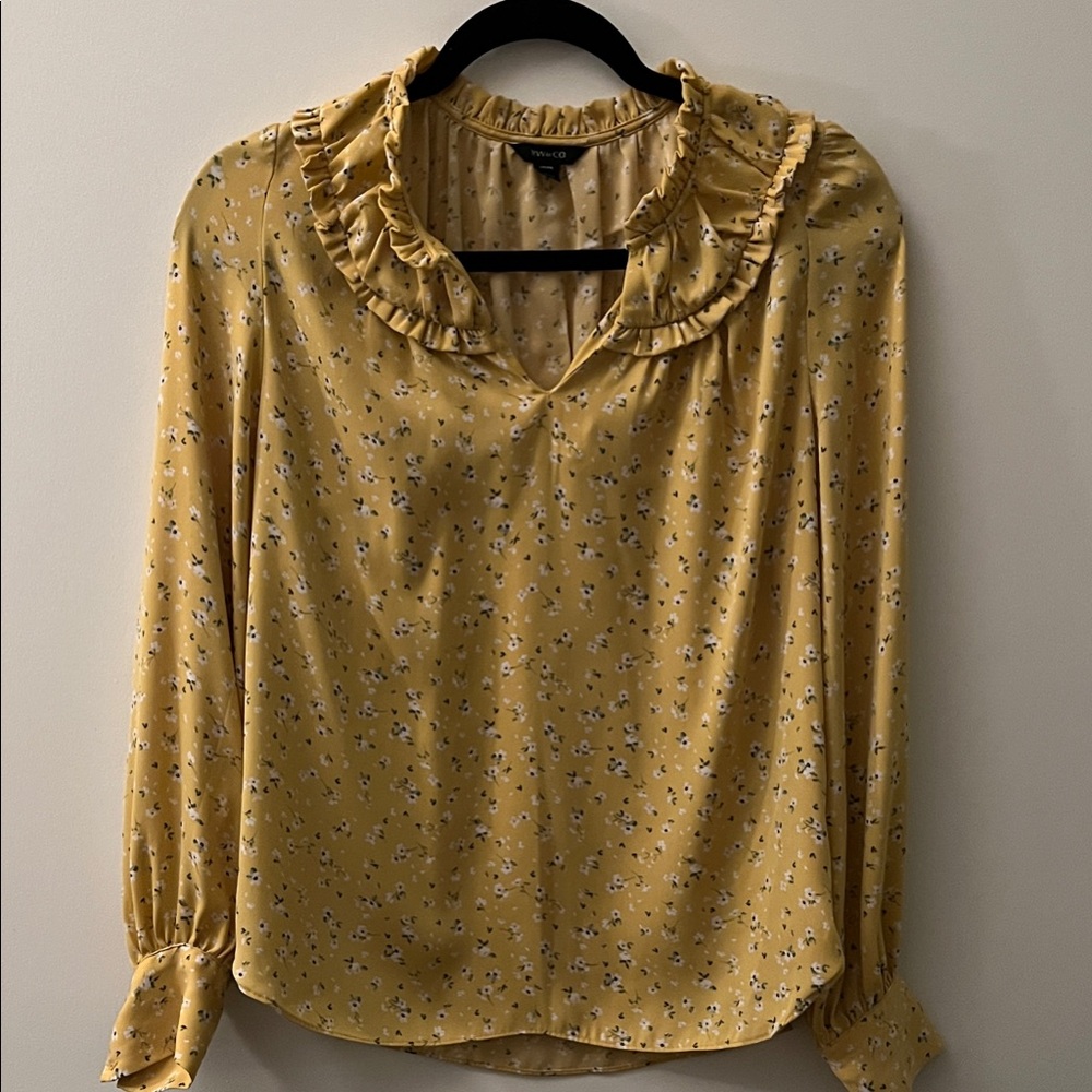 RW& CO.Yellow Floral Ruffle Blouse